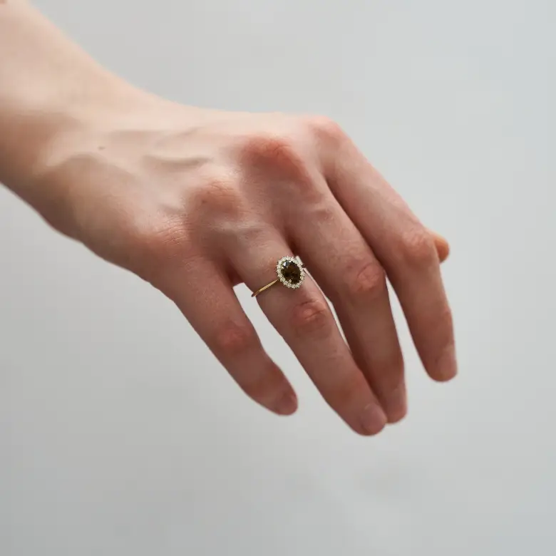 Złoty pierścionek z aleksandrytem Złoty pierścionek z aleksandrytem